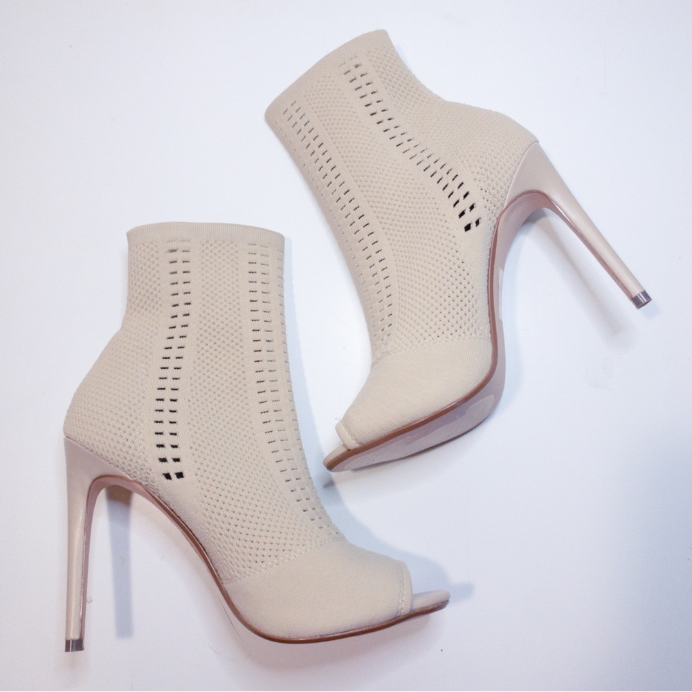 Steve Madden Candid Peep-Toe Knit Ankle Booties in Cream Nude Size 8.5 nwot - Picture 10 of 17